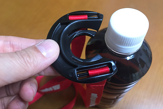 ペットボトルホルダーの装着方法